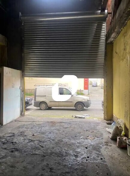 Industriel/Logistique dans Montreuil à vendre - Photo de l’immeuble – Image 2 sur 2