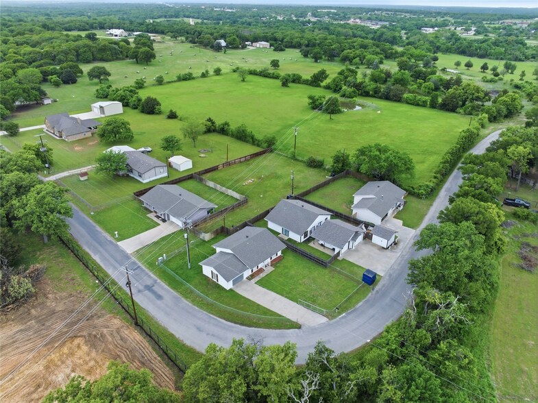 1032 Greg St, Azle, TX à vendre - Photo de l’immeuble – Image 3 sur 10