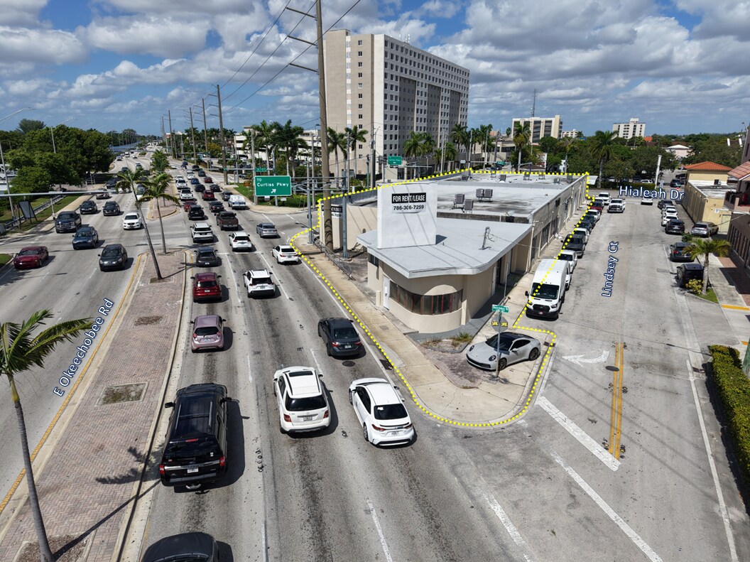 100 Hialeah Dr, Hialeah, FL à louer Photo de l’immeuble– Image 1 sur 10