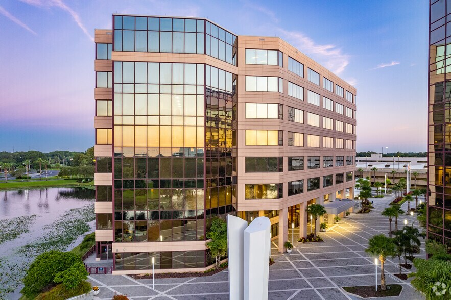 3111 W Dr Martin Luther King Jr Blvd, Tampa, FL à louer - Photo de l’immeuble – Image 2 sur 6