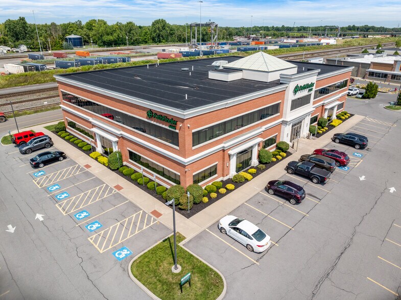 6611 Manlius Center Rd, East Syracuse, NY à louer - Photo de l’immeuble – Image 2 sur 14