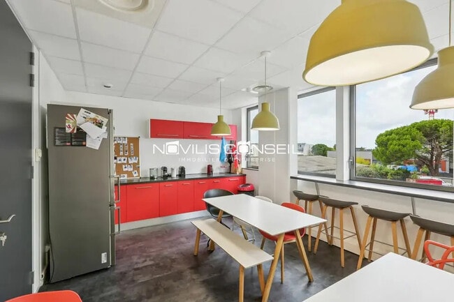 Plus de détails pour Bureau à vendre