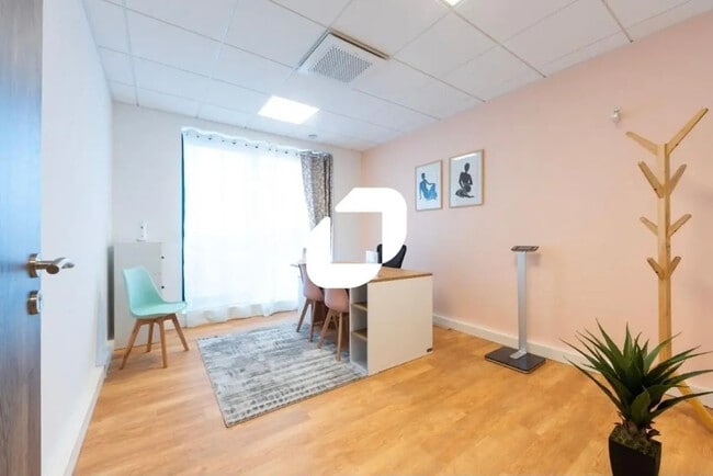 Plus de détails pour Bureau à louer