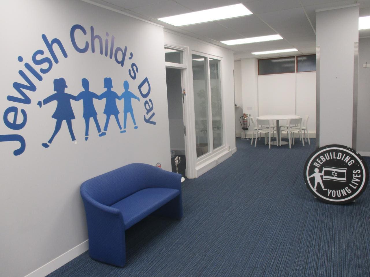 Arcadia Ave, Londres à louer Photo intérieure– Image 1 sur 2