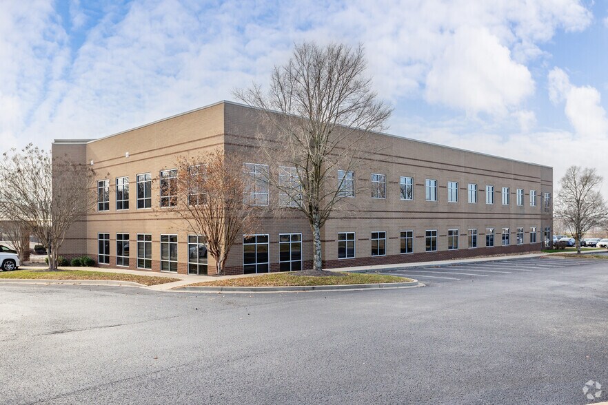 100 Springhouse Ct, Hendersonville, TN à louer - Photo de l’immeuble – Image 2 sur 4