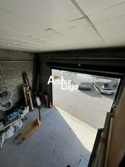 Local d’activités dans Puget-sur-Argens à louer - Photo intérieure – Image 2 sur 8