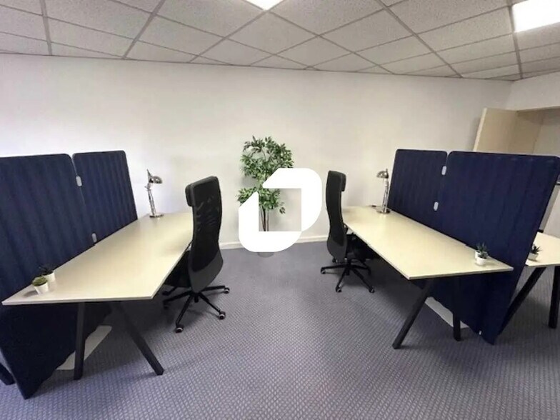 Bureau dans Eaubonne à louer - Photo de l’immeuble – Image 3 sur 14