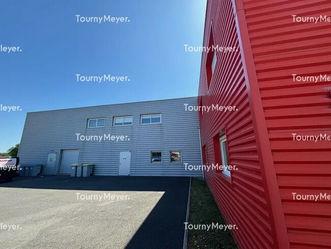 Plus de détails pour Local d'activités à louer