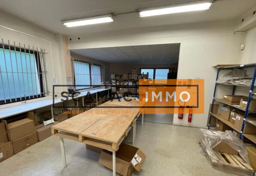 Bureau dans Champs-sur-Marne à louer - Photo de l’immeuble – Image 3 sur 11