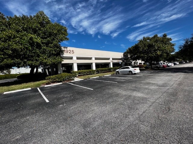 1925 S Perimeter Rd, Fort Lauderdale, FL à louer - Photo de l’immeuble – Image 3 sur 4