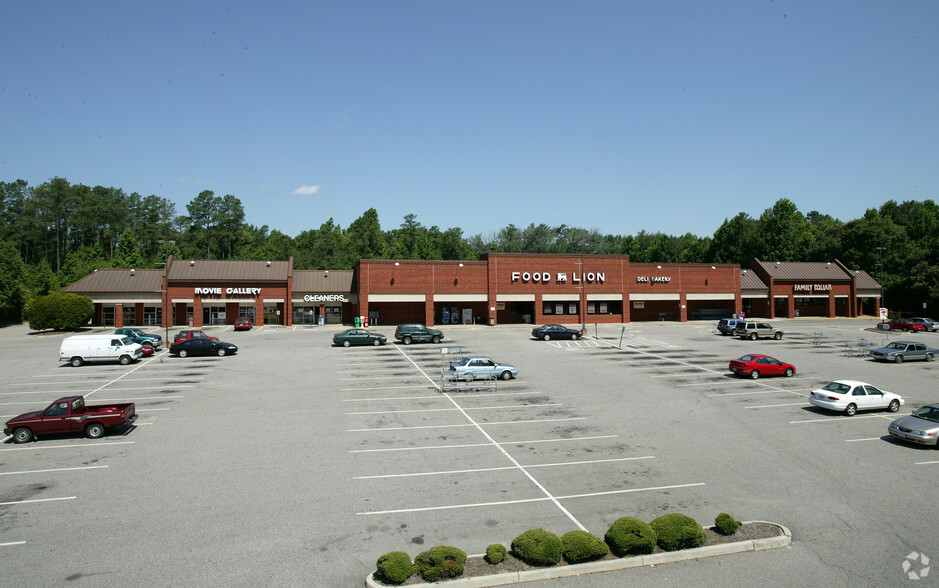 15700-15710 Jefferson Davis Hwy, Colonial Heights, VA à louer - Photo principale – Image 2 sur 5