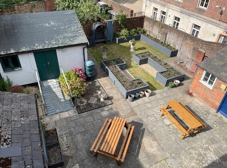 147 High St, Newport à louer - Photo de l’immeuble – Image 3 sur 4