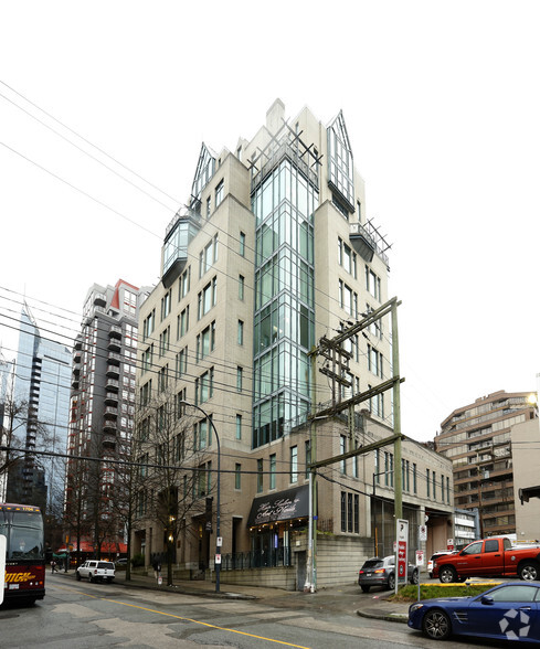 1080 Howe St, Vancouver, BC à vendre - Photo de l’immeuble – Image 2 sur 19