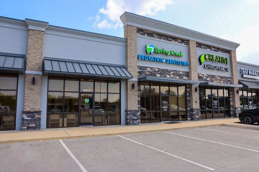 590 Fire Station Rd, Clarksville, TN à louer - Photo de l’immeuble – Image 3 sur 5