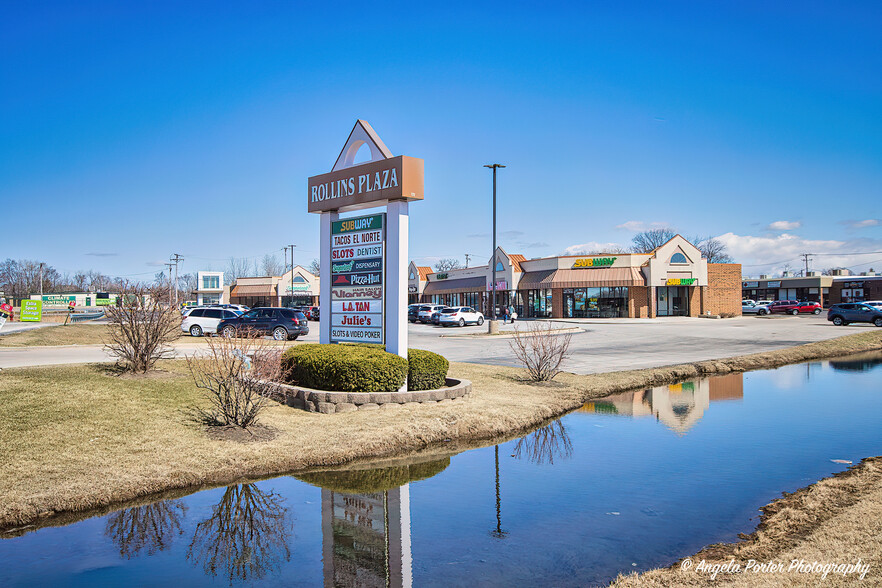 902-928 E Rollins Rd, Round Lake Beach, IL à louer - Photo de l’immeuble – Image 1 sur 11
