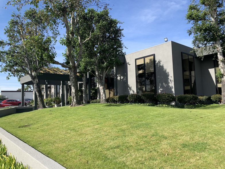 5301 Beethoven St, Playa Vista, CA à louer - Photo de l’immeuble – Image 3 sur 18