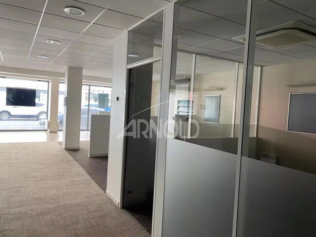 Plus de détails pour Bureau à louer