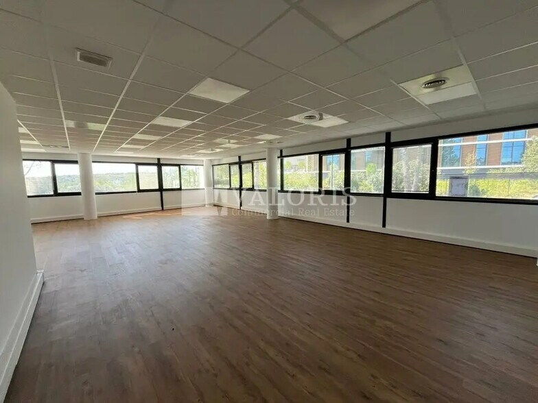 Bureau dans LES MILLES à louer - Photo de l’immeuble – Image 3 sur 9