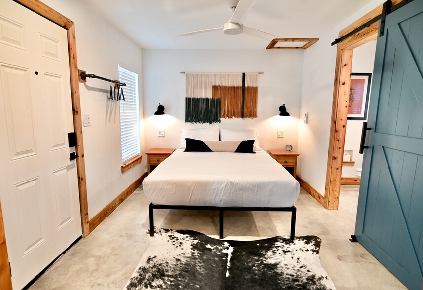 902 Main St, Blanco, TX à louer - Photo intérieure – Image 3 sur 34