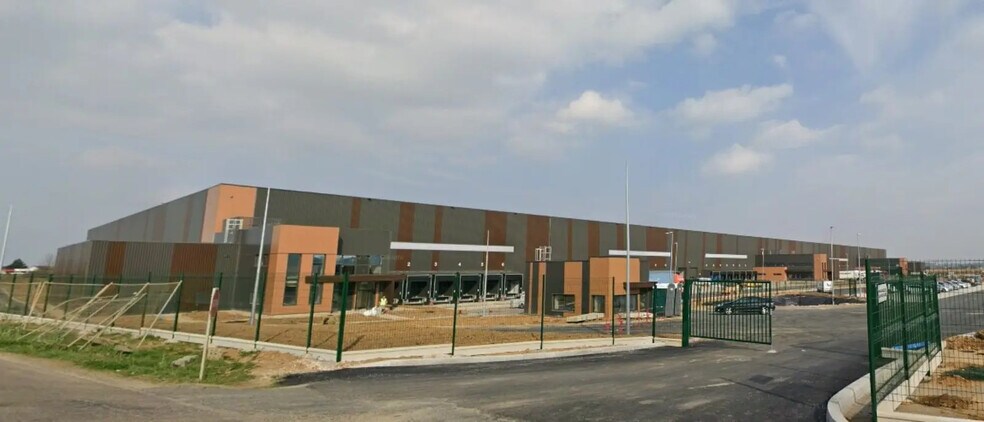 Industriel/Logistique dans Villeneuve-la-Guyard à louer - Photo de l’immeuble – Image 1 sur 5