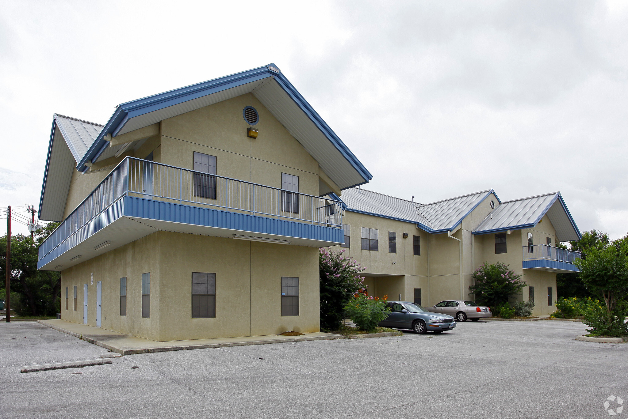 1870 W Bitters Rd, San Antonio, TX à louer Photo de l’immeuble– Image 1 sur 5