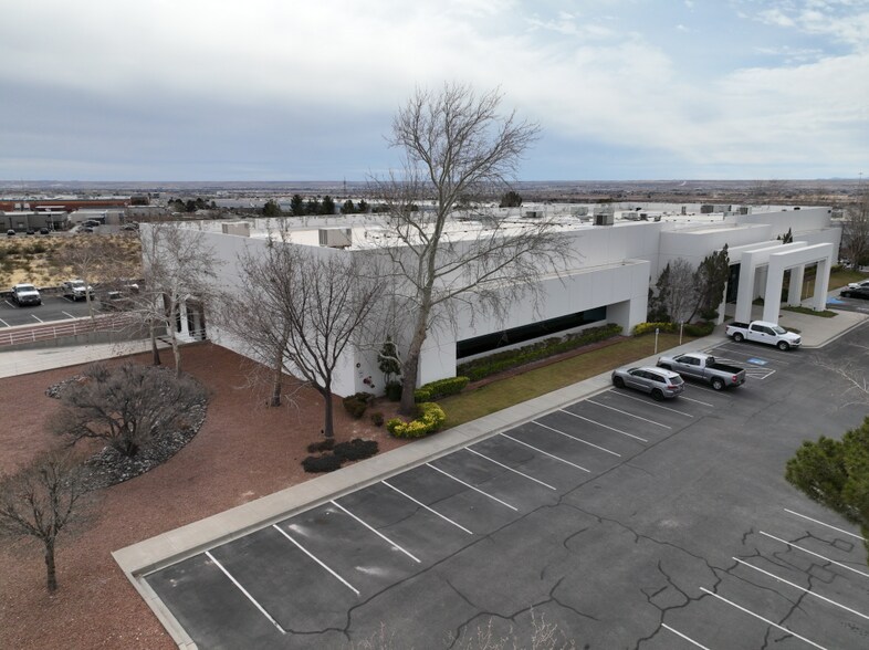 7700 CF Jordan Dr, El Paso, TX à louer - Photo de l’immeuble – Image 1 sur 5
