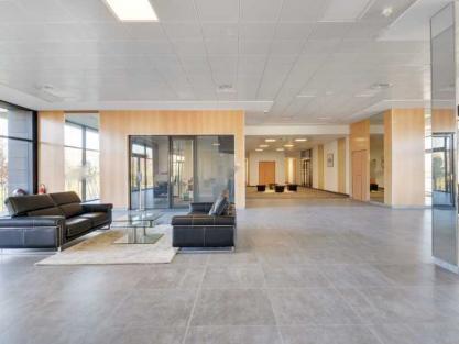 Bureau dans Jossigny à louer - Hall d’entrée – Image 3 sur 5