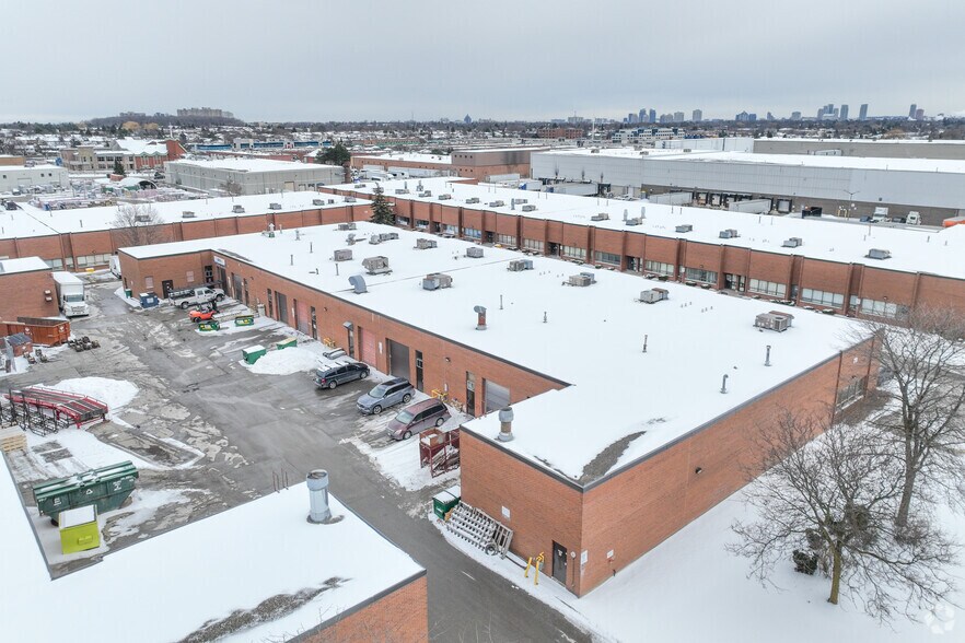 79 Milliken Blvd, Toronto, ON à louer - Photo de l’immeuble – Image 3 sur 3