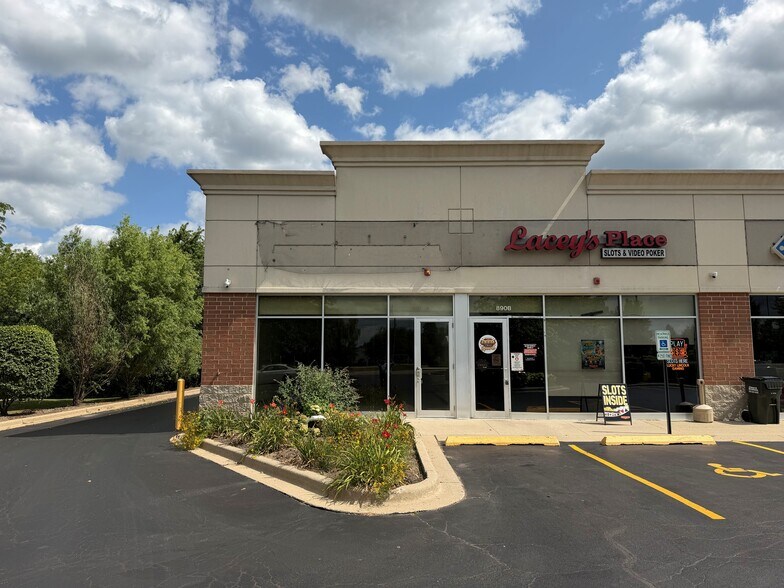 890 S Rand Rd, Lake Zurich, IL à louer - Photo de l’immeuble – Image 3 sur 8