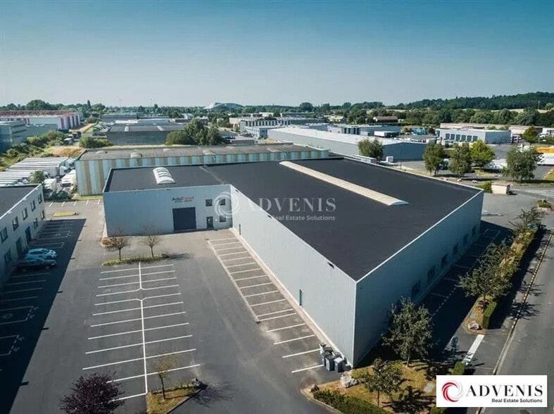Industriel/Logistique dans Roncq à louer - Photo de l’immeuble – Image 1 sur 6