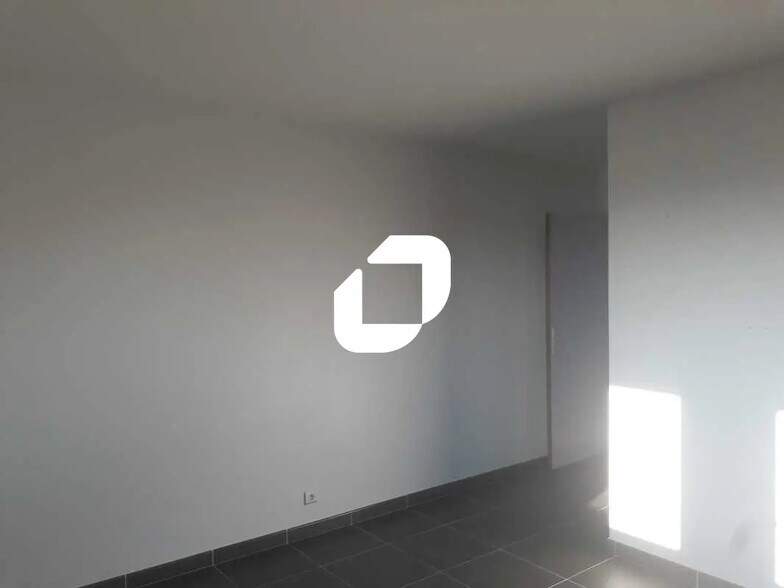 Bureau dans Gometz-le-Châtel à louer - Photo de l’immeuble – Image 3 sur 8