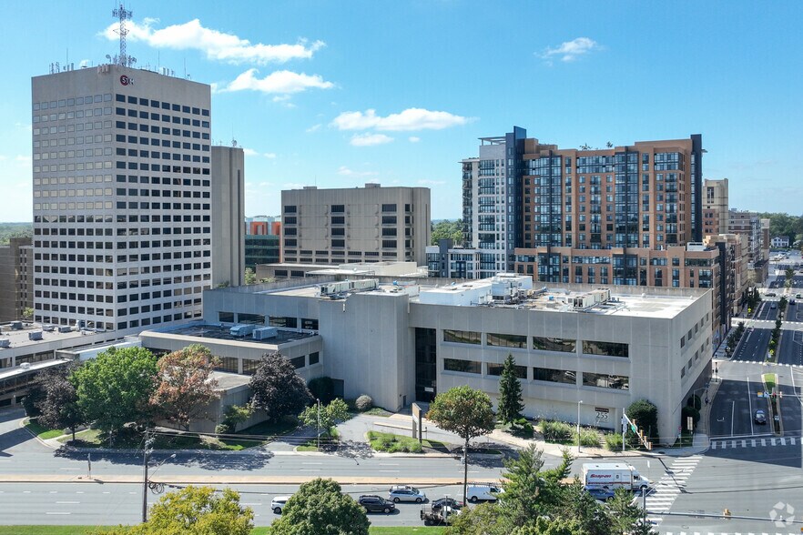 255 Rockville Pike, Rockville, MD à louer - Photo de l’immeuble – Image 2 sur 42