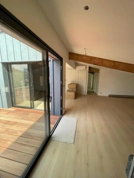 Bureau dans Bordeaux à louer - Photo de l’immeuble – Image 3 sur 12