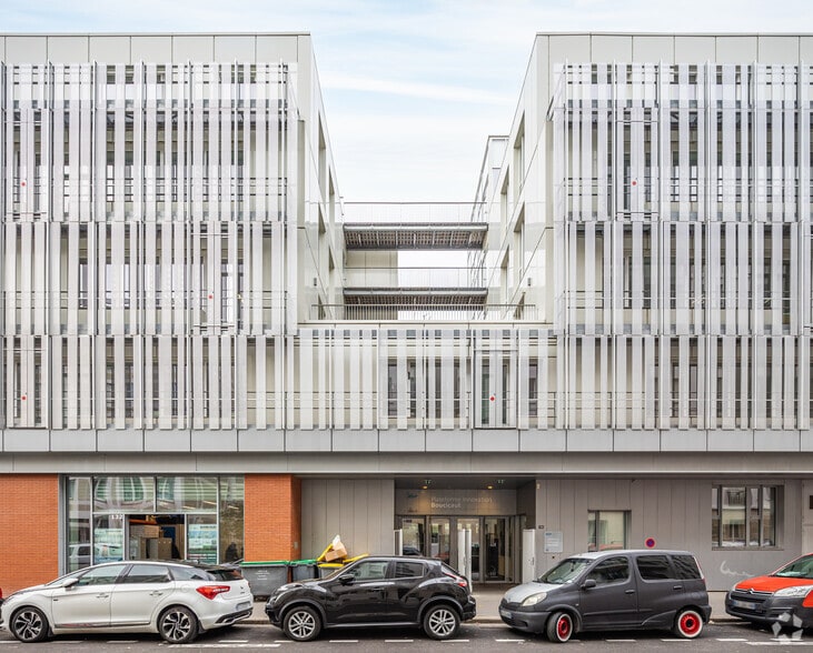 130 Rue De Lourmel, Paris à louer - Photo de l’immeuble – Image 2 sur 7