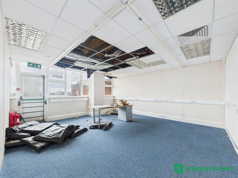 90-100 Collingdon St, Luton à louer - Photo de l’immeuble – Image 3 sur 26