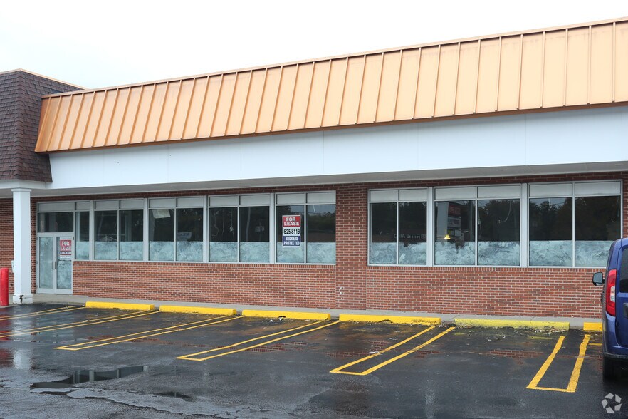 Rtes 104, Lockport, NY à louer - Photo de l’immeuble – Image 3 sur 13