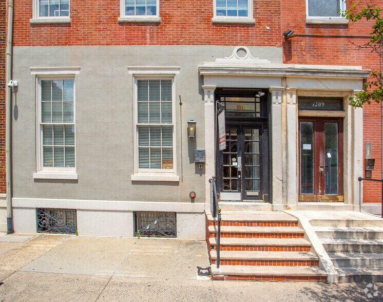 1311 Spruce St, Philadelphia, PA à vendre - Photo de l’immeuble – Image 3 sur 9
