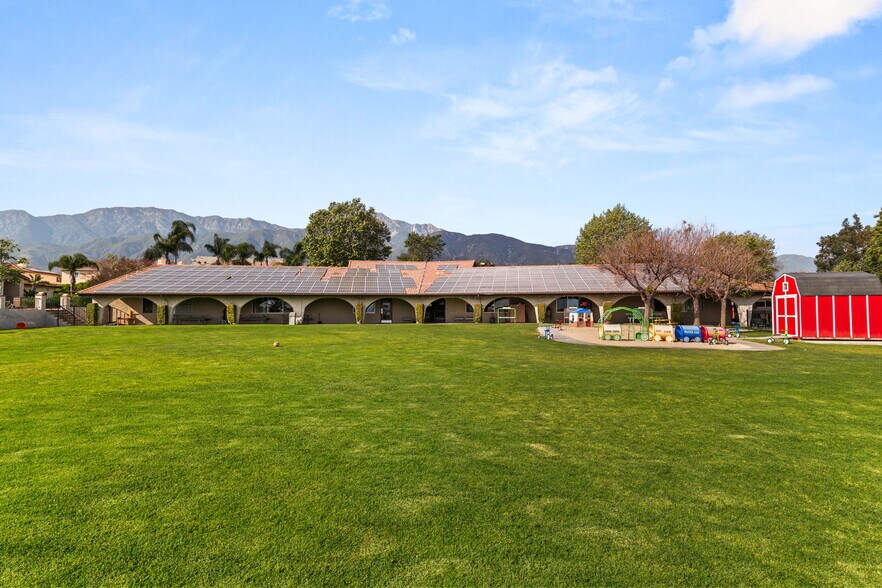 9944 Highland Ave, Rancho Cucamonga, CA à louer - Photo de l’immeuble – Image 1 sur 50