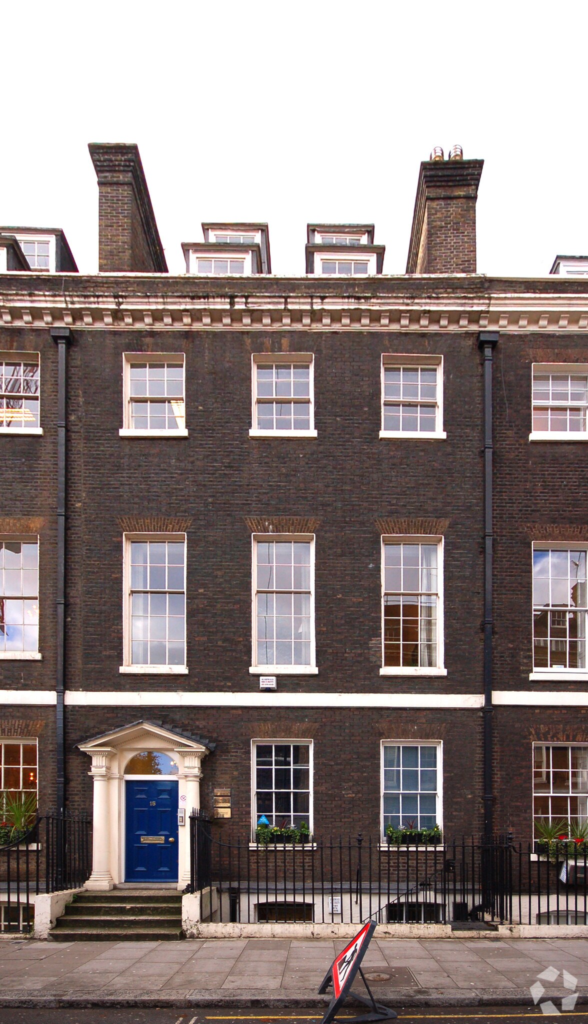 15 Southampton Pl, Londres à louer Photo principale– Image 1 sur 4
