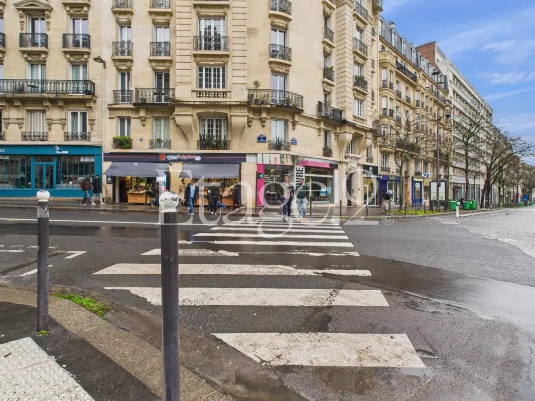 Local commercial dans Paris à vendre Photo de l’immeuble– Image 1 sur 6