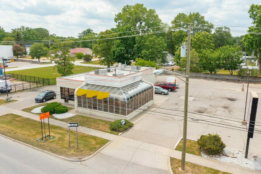 15839 Telegraph Rd, Redford, MI à louer - Aérien – Image 2 sur 9