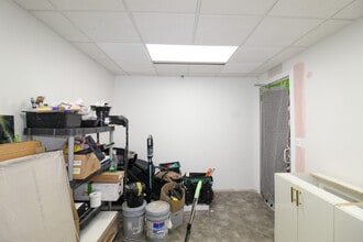 27621 Warren Rd, Garden City, MI à louer Photo intérieure– Image 2 sur 2