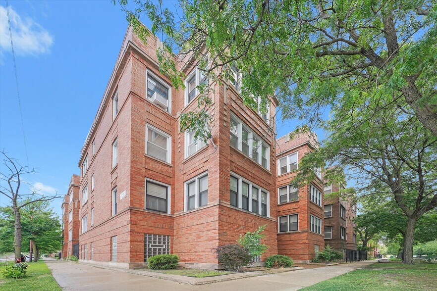 7256-7258 S Merrill Ave, Chicago, IL à vendre - Photo de l’immeuble – Image 1 sur 7