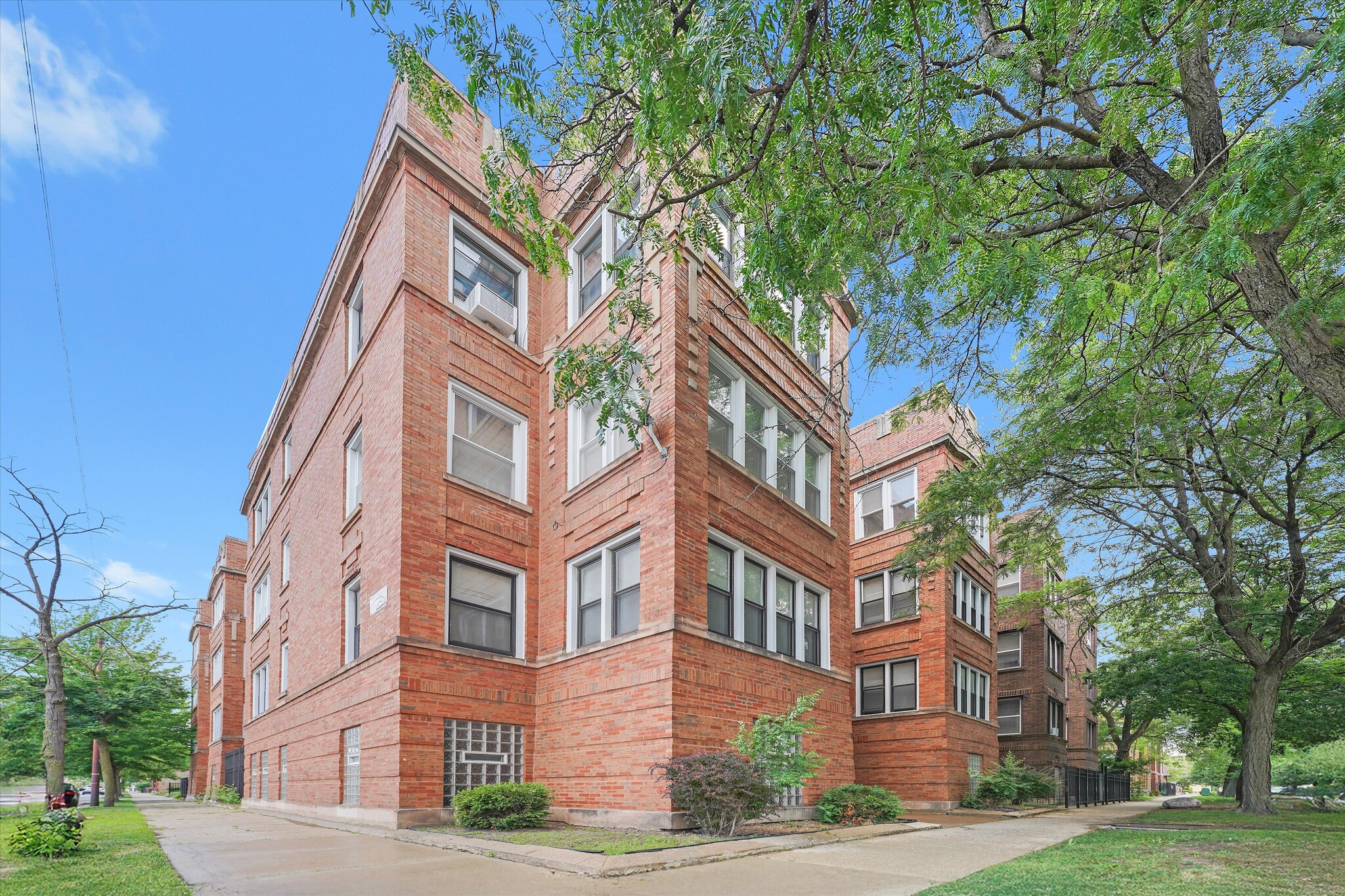 7256-7258 S Merrill Ave, Chicago, IL à vendre Photo de l’immeuble– Image 1 sur 8