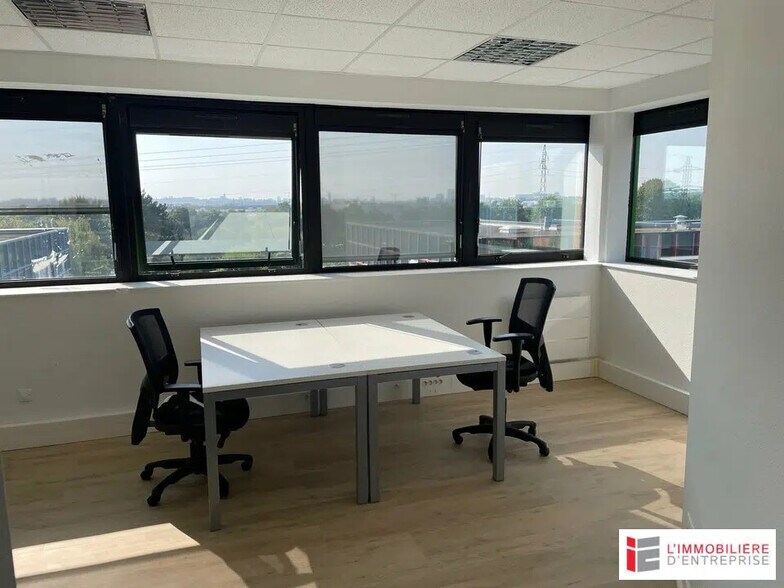 Bureau dans Rennes à louer - Photo de l’immeuble – Image 1 sur 3