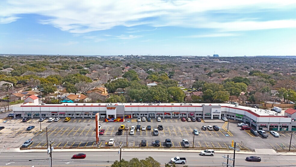 6565 Babcock Rd, San Antonio, TX à louer - Photo de l’immeuble – Image 3 sur 7