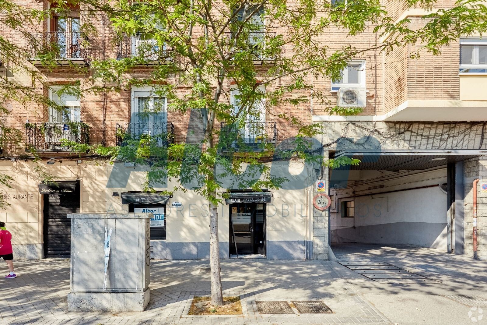 Immeuble residentiel dans Madrid, Madrid à vendre Photo intérieure– Image 1 sur 2