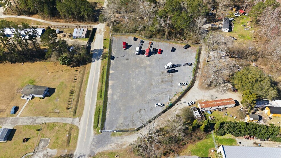 240 Acres Dr, Ladson, SC à vendre - Photo de l’immeuble – Image 2 sur 14