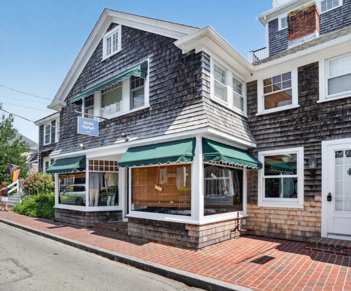 9 Winter St, Edgartown, MA à vendre - Photo de l’immeuble – Image 2 sur 12
