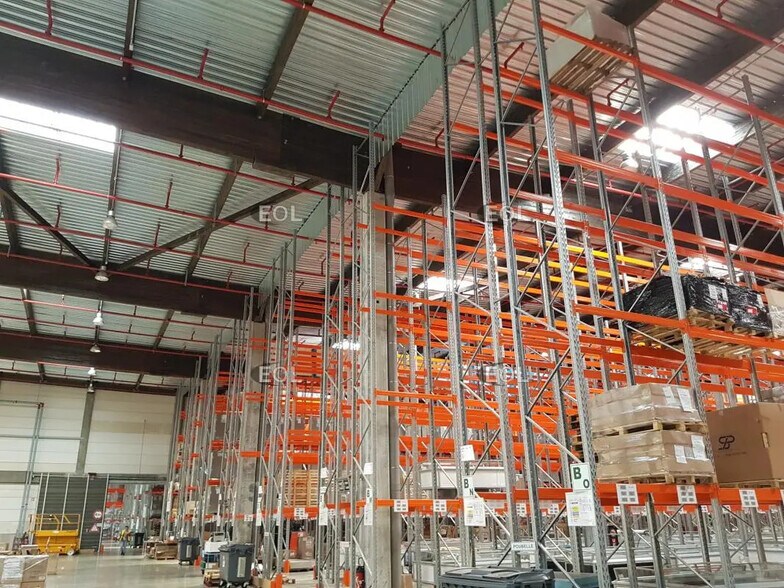 Industriel/Logistique dans Genas à louer - Photo de l’immeuble – Image 2 sur 4